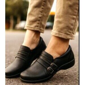 Easy Street Size 6.5 WW  Side Zipper Business Casual  Heeled Loafers Synthetic